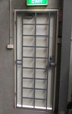 smSecurityGate1.jpg